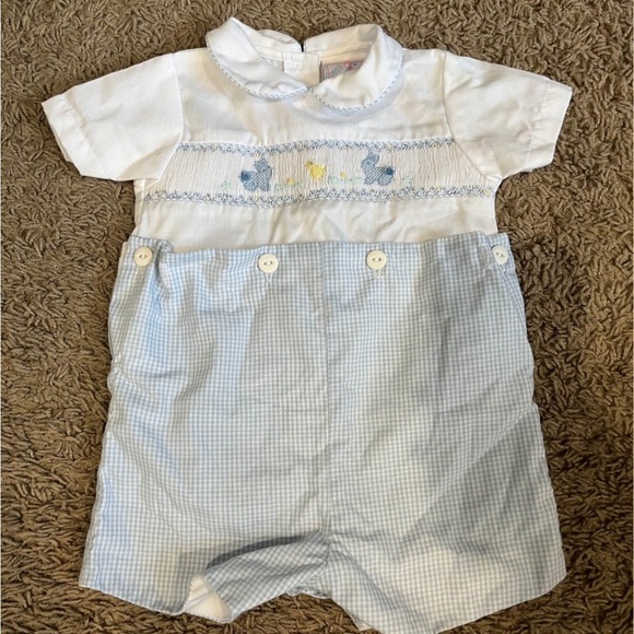 Adorable Baby Romper with Blue and White smock - Picture 1 of 3